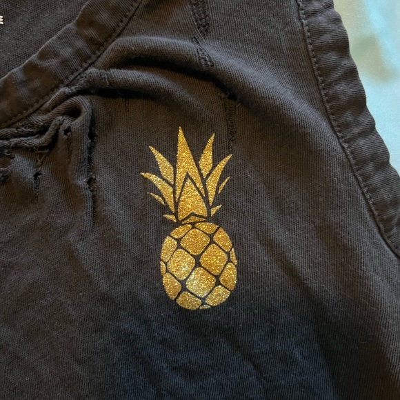 Distressed Chaser charcoal gray sleeveless t shirt Medium glitter pineapple - Picture 3 of 5